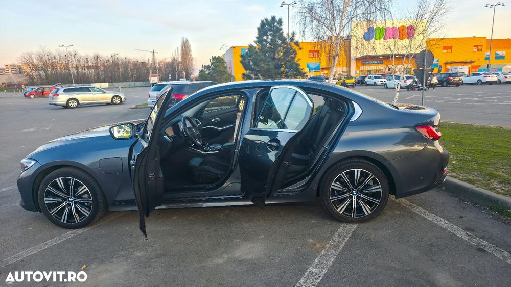 BMW Seria 3 330e Aut. Advantage - 6
