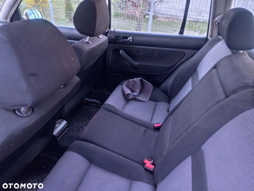 Volkswagen Golf 1.6 Comfortline - 5