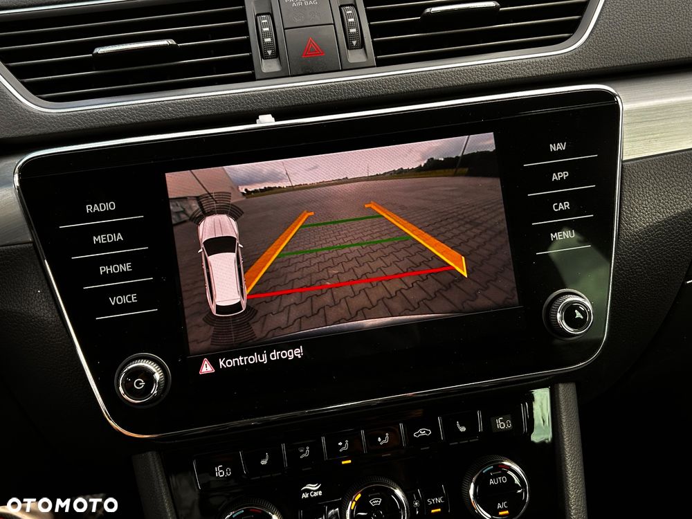 Skoda Superb 2.0 TDI DSG Premium Edition - 30