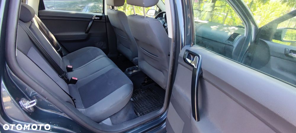 Volkswagen Polo 1.4 16V Highline - 16