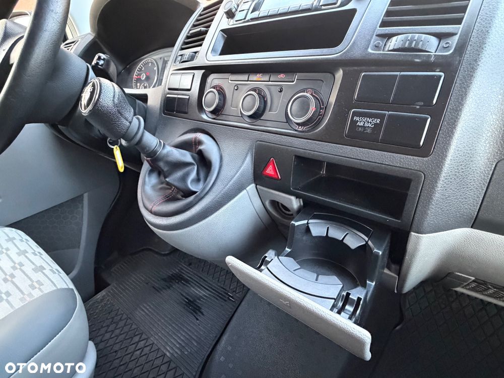 Volkswagen Transporter T5 - 28