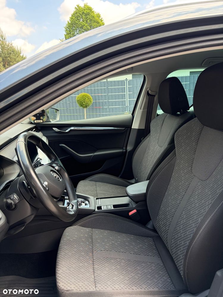 Skoda Octavia 2.0 TDI SCR Clever DSG - 8