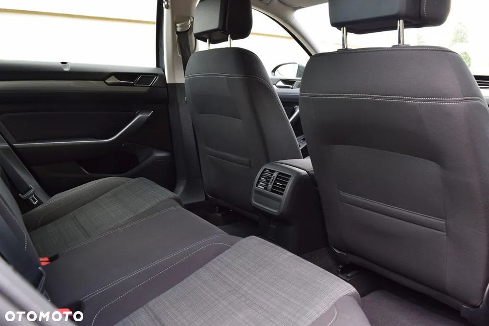 Volkswagen Passat 2.0 TDI BMT Comfortline DSG - 32