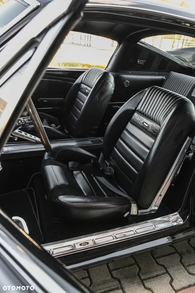 Ford Mustang - 19