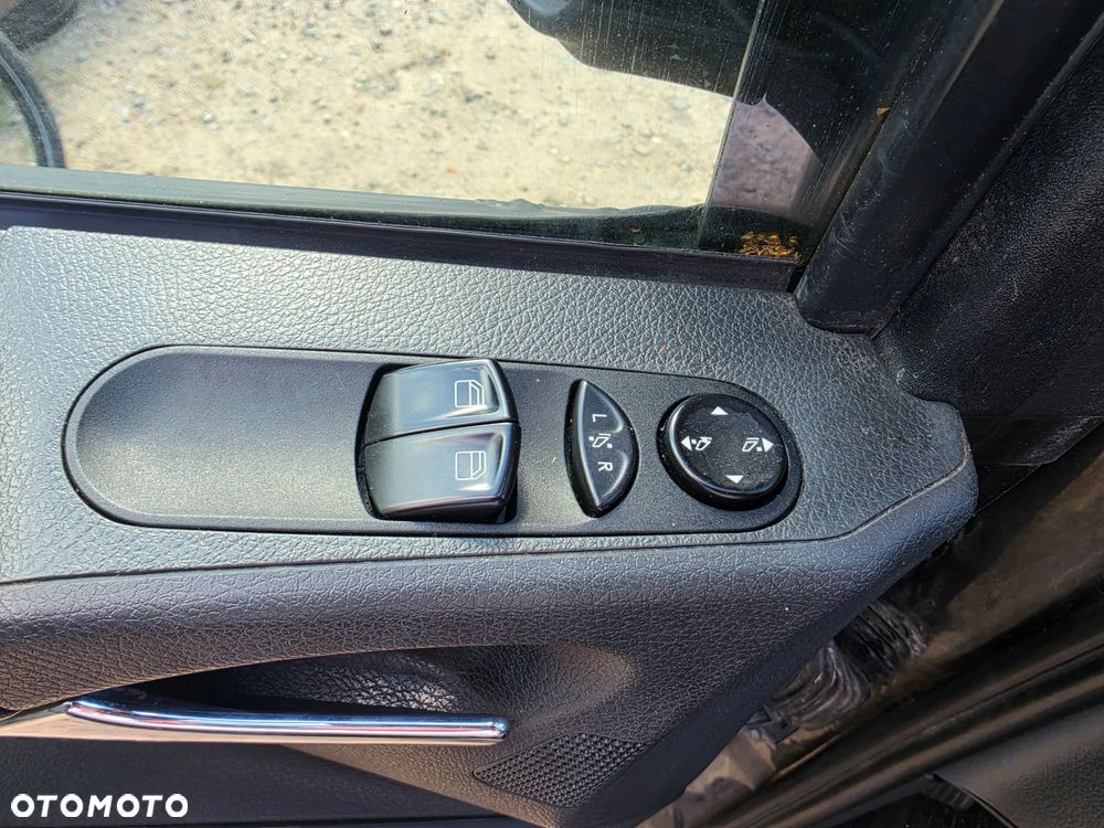Mercedes-Benz Vito - 24