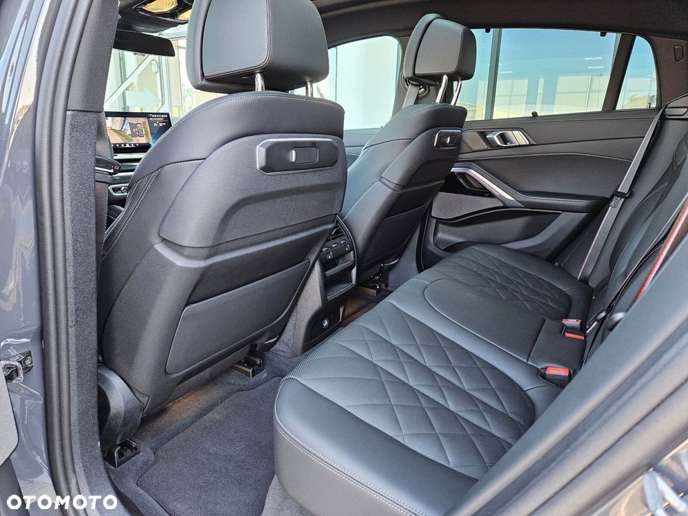 BMW X6 xDrive40d mHEV - 19