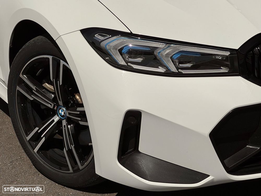 BMW 330 e Aut. M Sport - 2