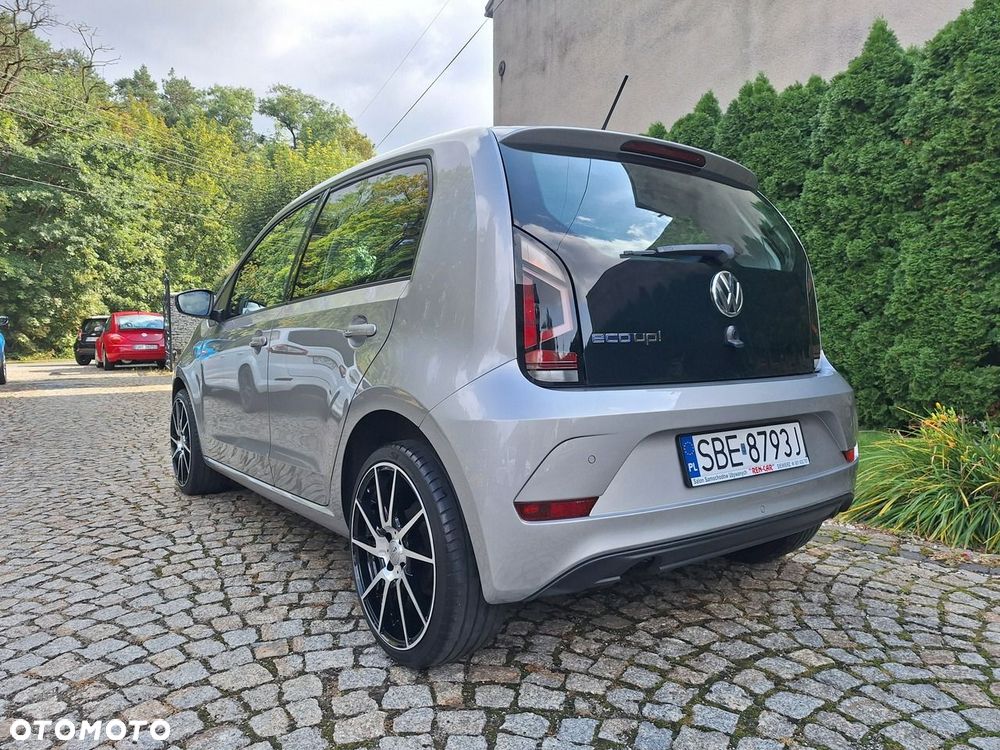 Volkswagen up! (BlueMotion Technology) move - 26