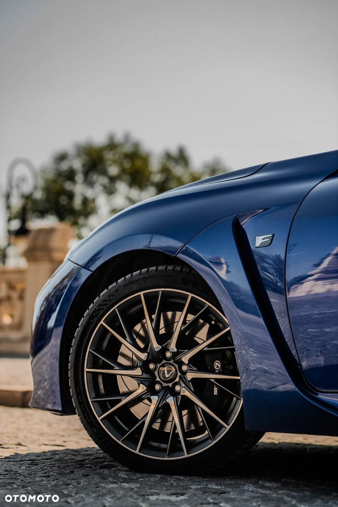 Lexus RC F Carbon - 16