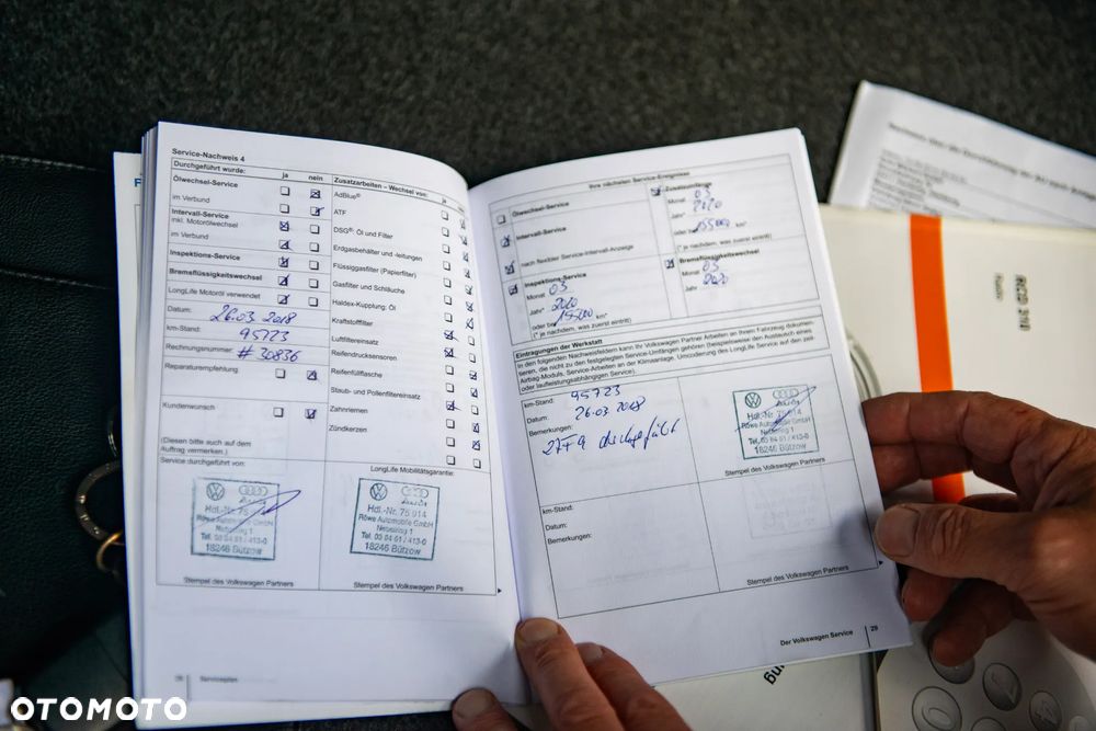 Volkswagen Golf 1.6 TDI BlueMotion Technology DSG Comfortline - 39