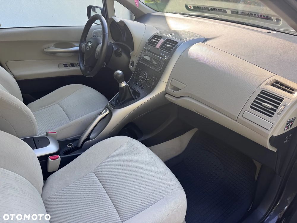Toyota Auris 1.6 VVT-i Luna - 10