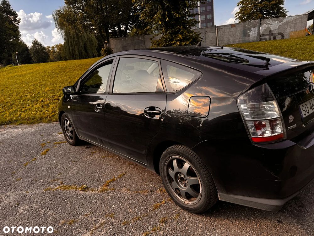 Toyota Prius 1.5 VVT-i Prestige - 4
