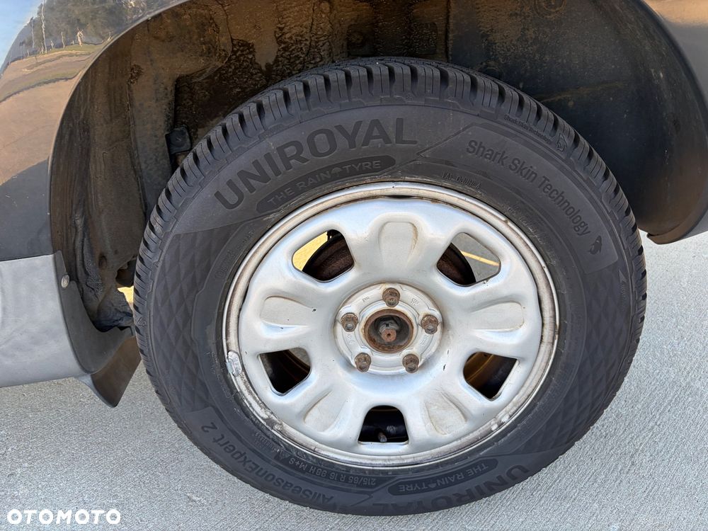 Dacia Duster 1.6 Laureate 4x4 - 10
