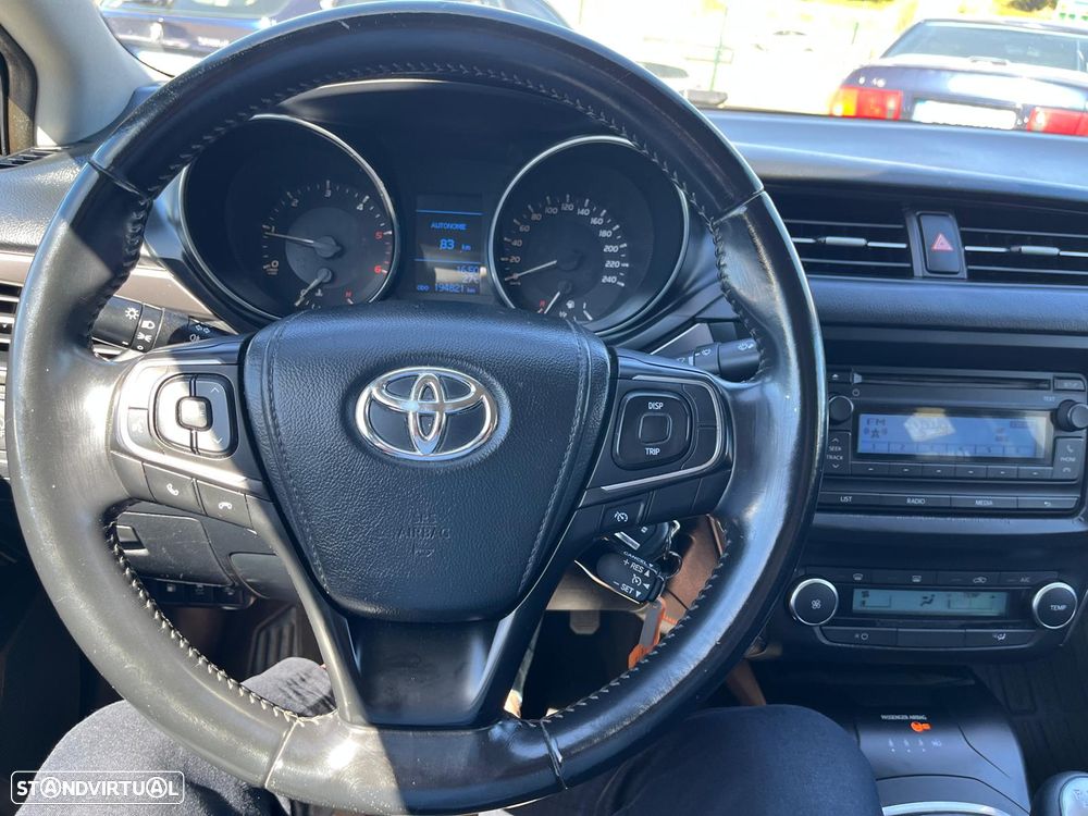 Toyota Avensis - 17