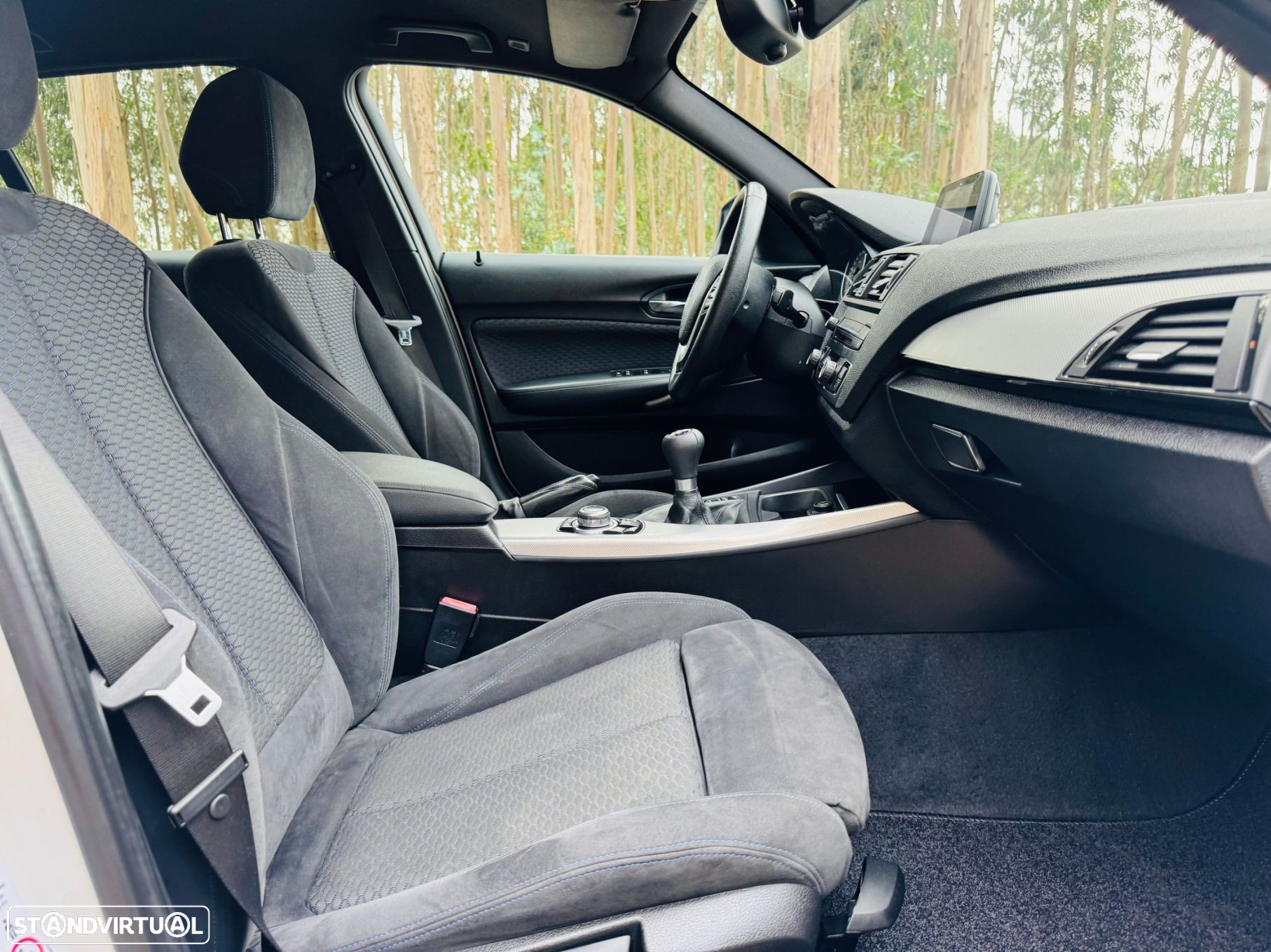 BMW 118 d Pack M - 32