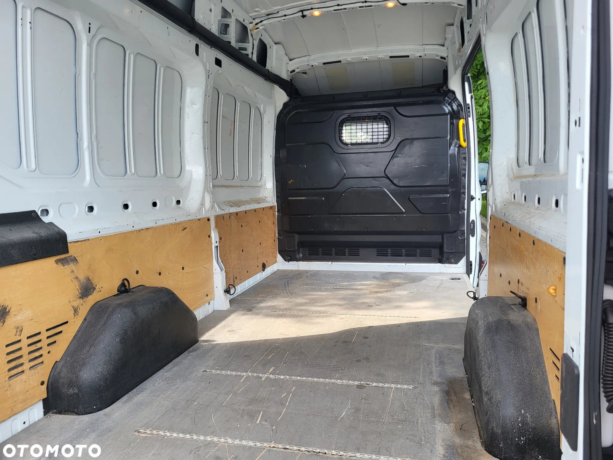 Ford Transit - 21