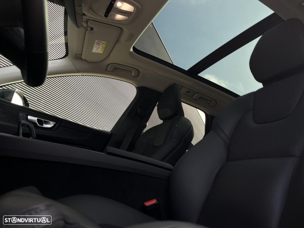 Volvo XC 60 2.0 T6 PHEV Plus Dark AWD - 7