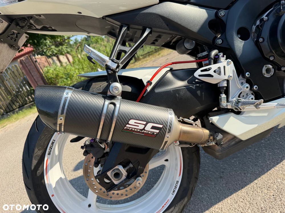 Suzuki GSX-R - 6