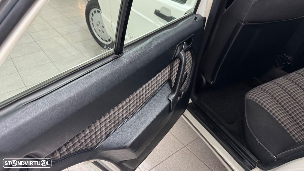 Mercedes-Benz A 190 - 30