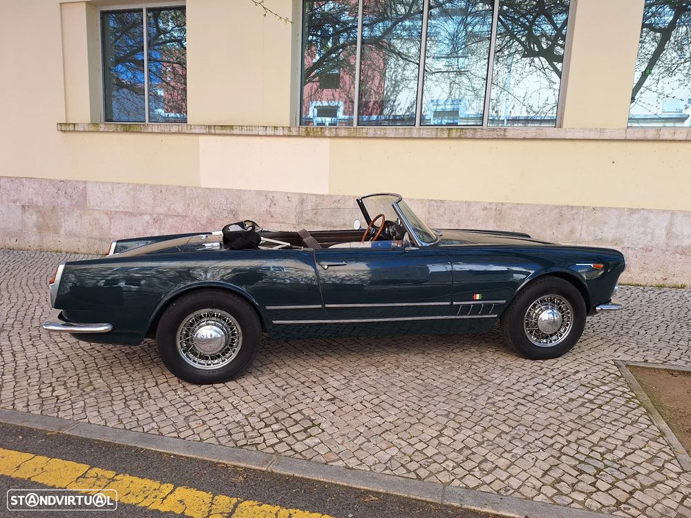 Alfa Romeo Spider - 3
