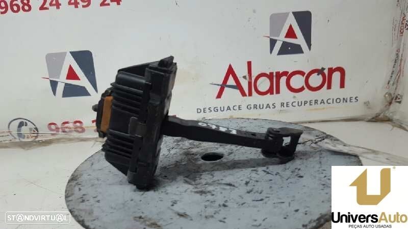 RETENTOR DA PORTA DIANTEIRA DIREITA BMW SERIE 3 BERLINA (E90) 320D - 1