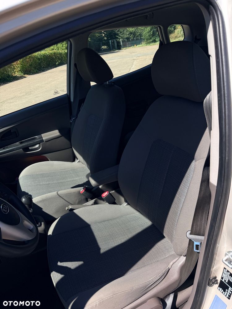 Kia Venga 1.4 L - 11