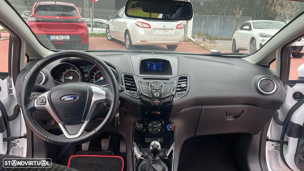 Ford Fiesta 1.0 EcoBoost S&S TITANIUM - 30