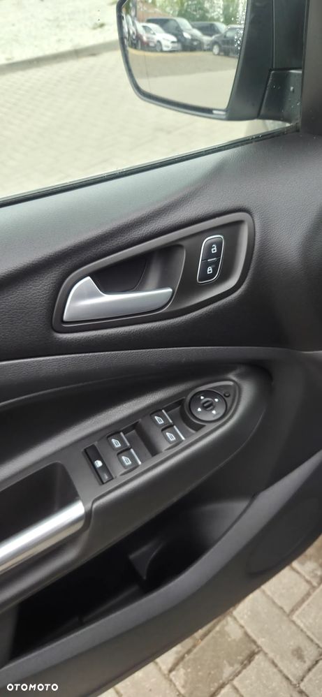 Ford Kuga 1.5 EcoBoost 2x4 Titanium - 27