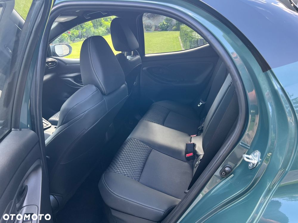 Toyota Yaris Hybrid 1.5 Executive - 11