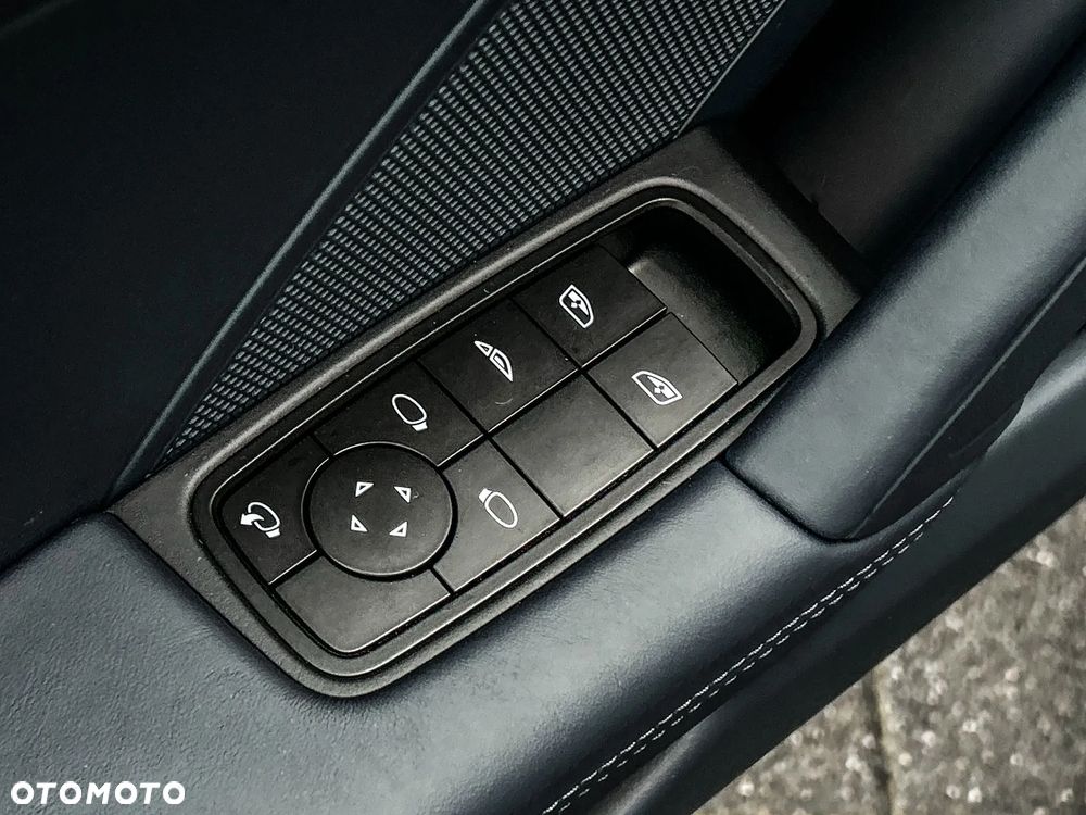 Porsche 911 Carrera T-Hybrid 4 GTS - 22