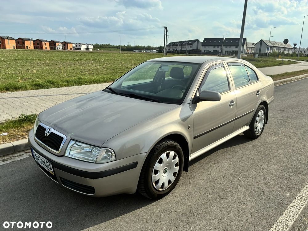 Skoda Octavia 1.6 Tour - 2