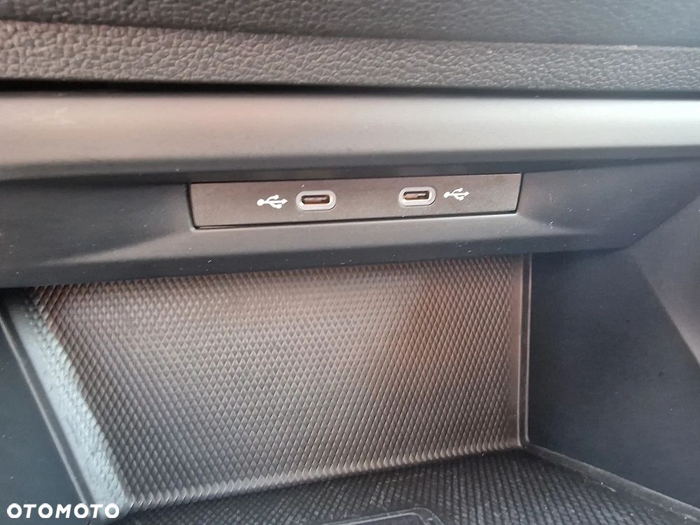 Volkswagen Golf 2.0 TDI SCR Life - 16