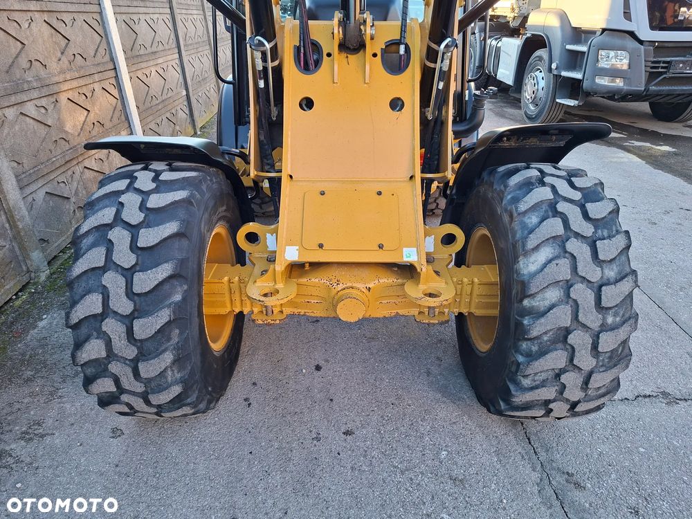 Caterpillar CAT 906 M - 20