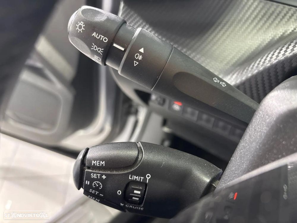 Peugeot 2008 1.2 PureTech Active - 21