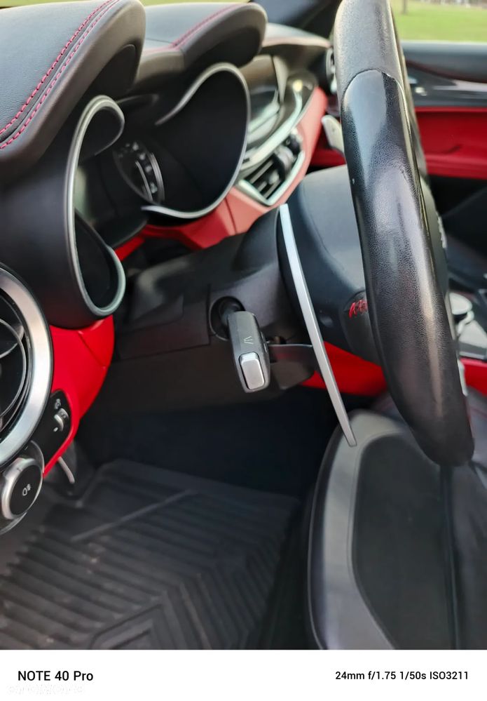 Alfa Romeo Stelvio V6 2.9 Bi-Turbo AT8-Q4 Quadrifoglio - 19