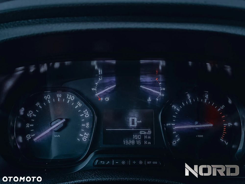 Peugeot Expert 2.0 4x4 Standard Premium - 27