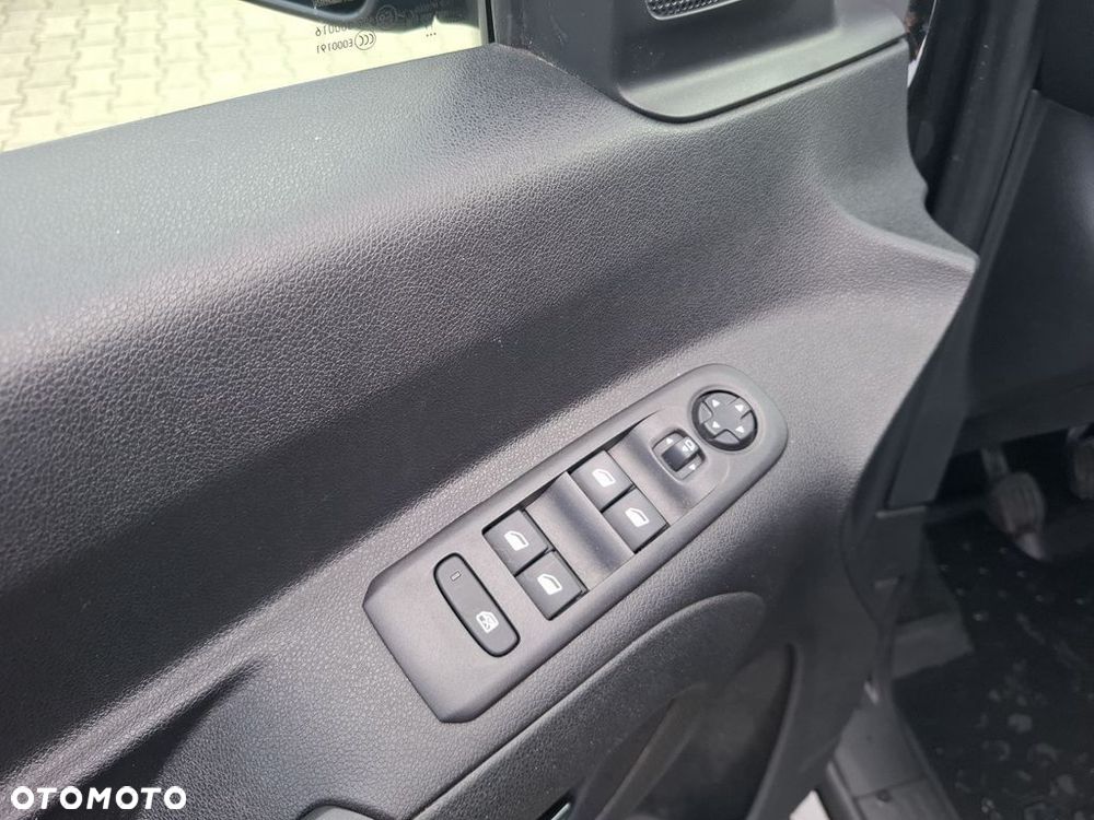 Opel Combo 1.2 Turbo Enjoy S&S - 25