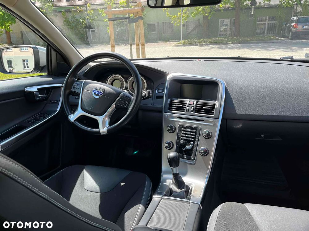 Volvo XC 60 D3 Momentum - 6