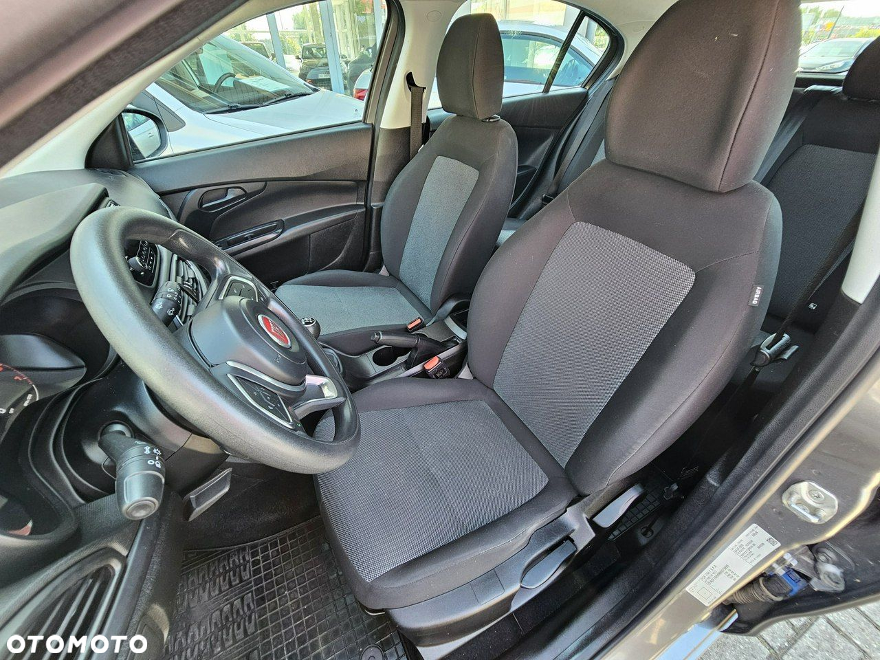 Fiat Tipo - 12