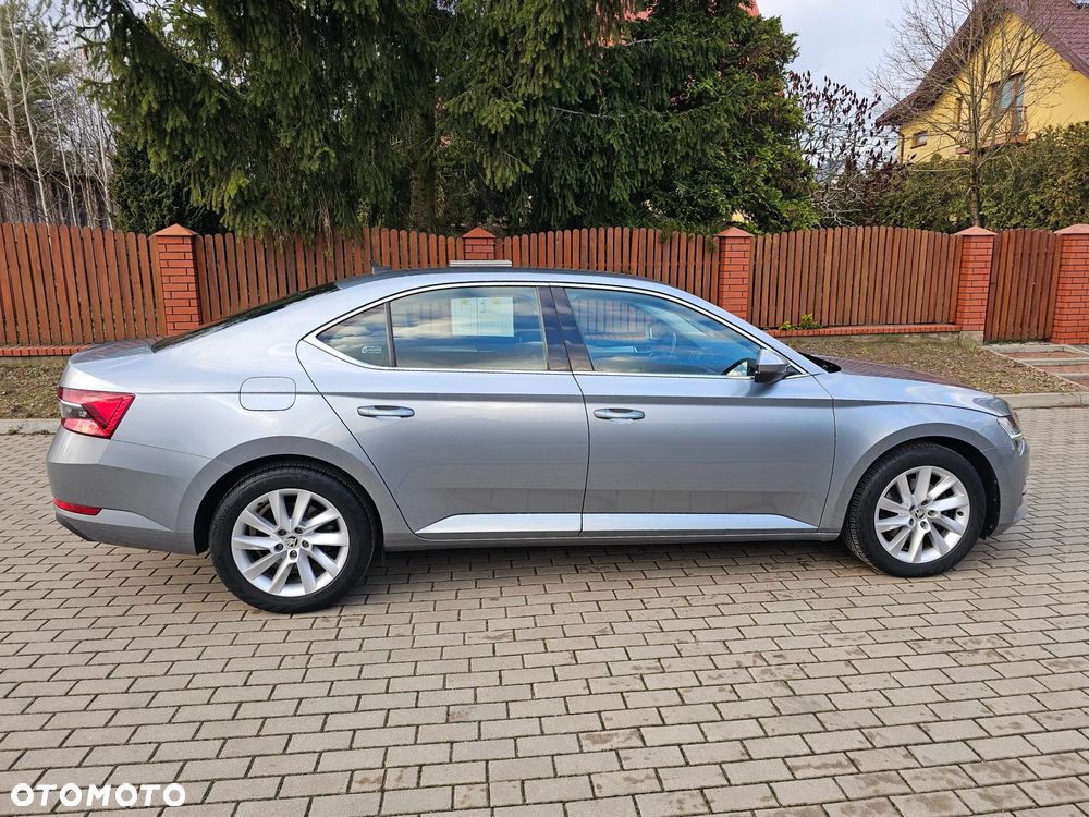 Skoda Superb 2.0 TDI SCR Style DSG - 26
