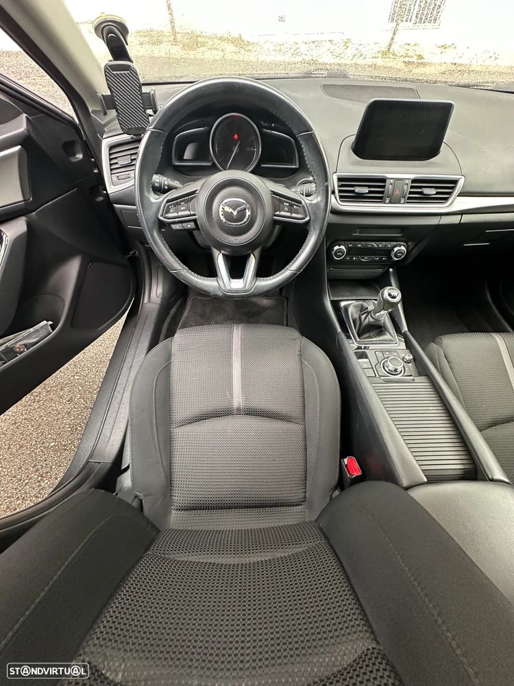 Mazda 3 1.5 Sky-G Evolve HS - 11