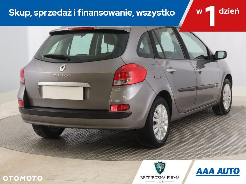 Renault Clio - 7