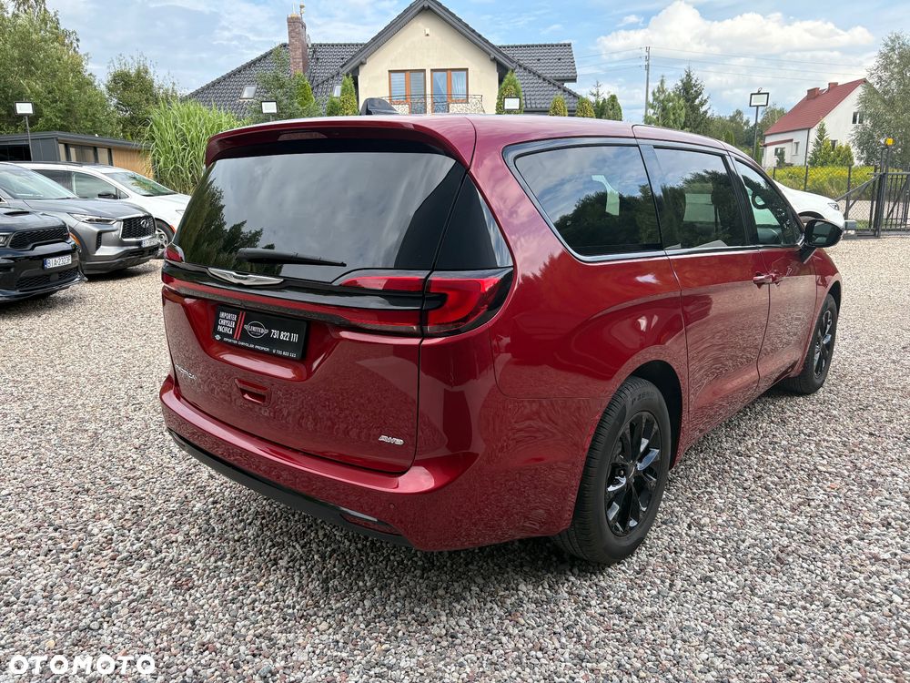 Chrysler Pacifica - 4
