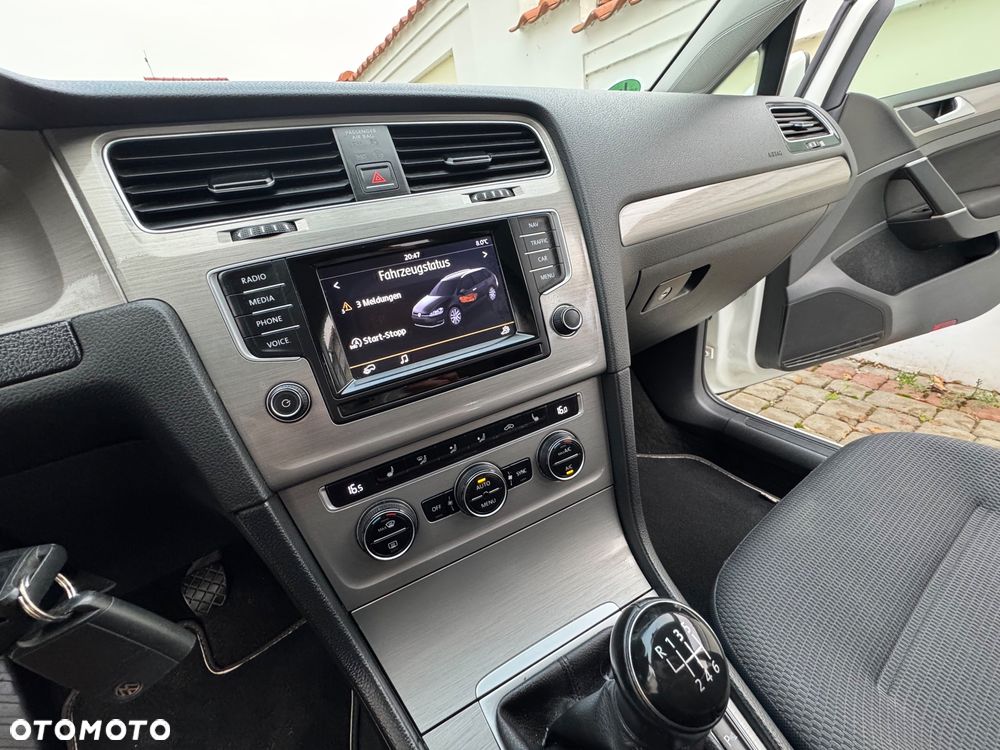 Volkswagen Golf - 16