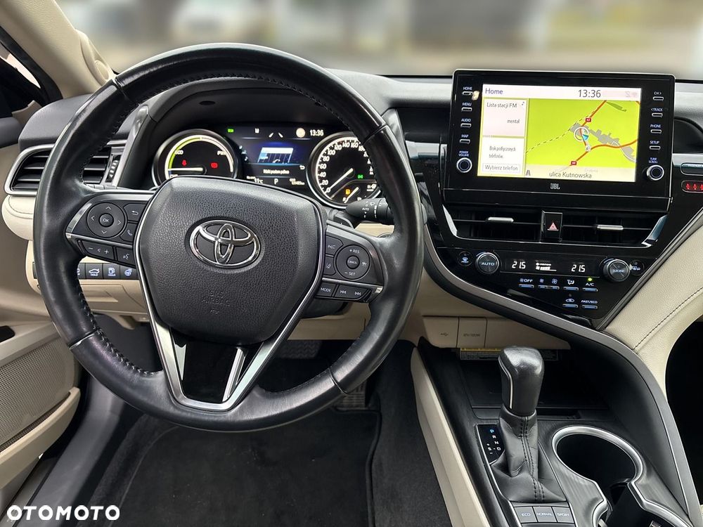 Toyota Camry 2.5 Hybrid Executive CVT - 12