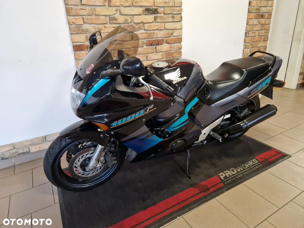 Honda CBR - 8