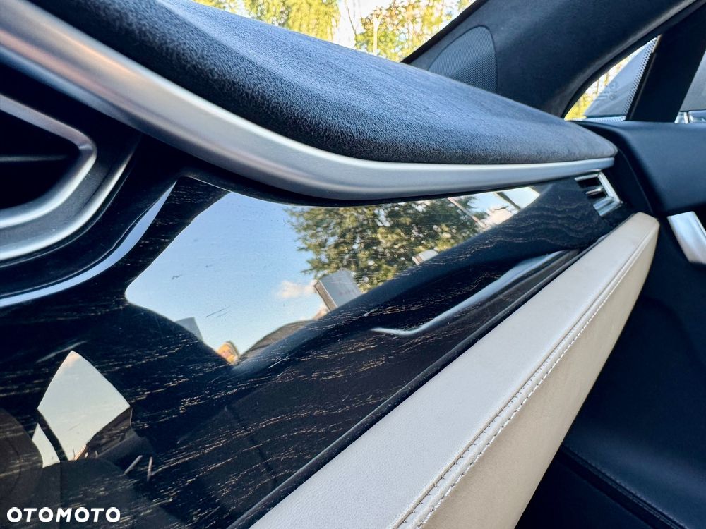 Tesla Model S - 27