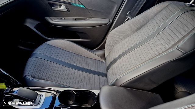 Peugeot e-208 Allure Pack - 5