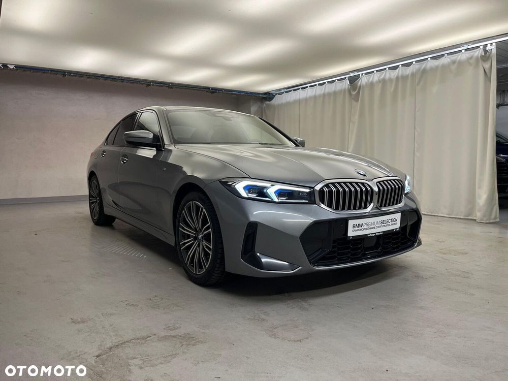 BMW Seria 3 330i xDrive M Sport - 10