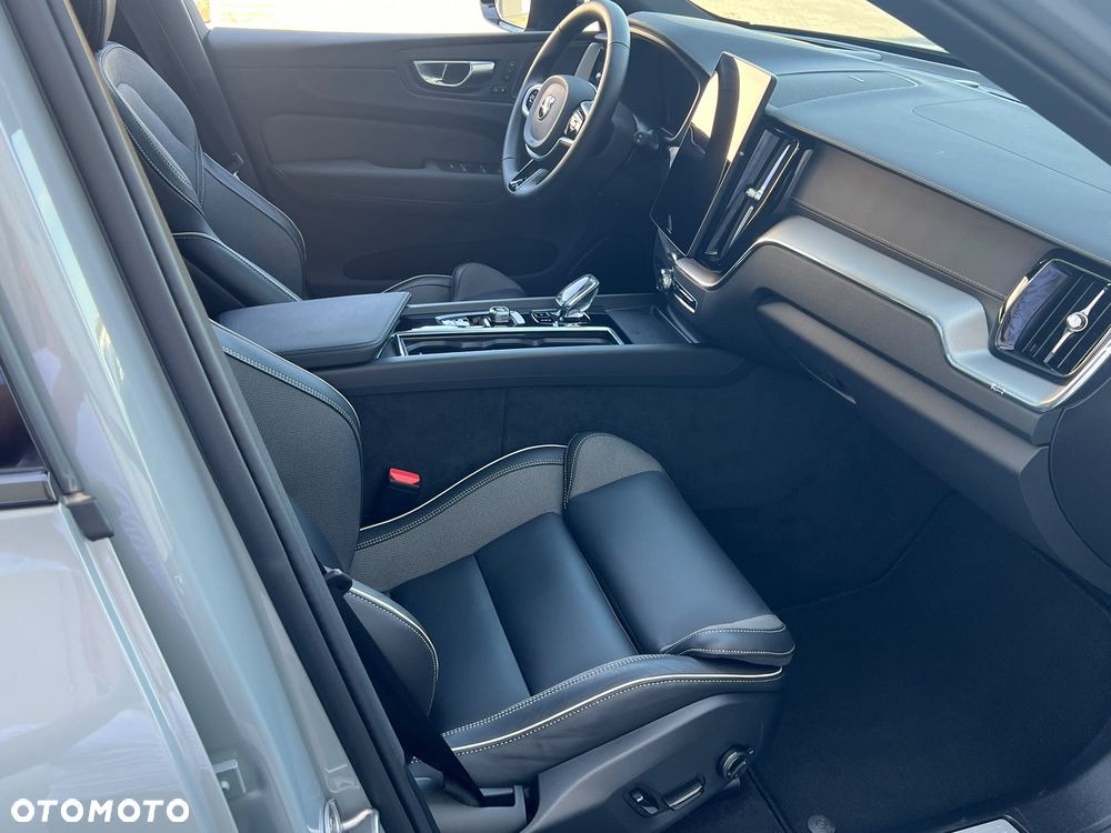 Volvo XC 60 B5 B AWD Ultimate Black Edition - 20
